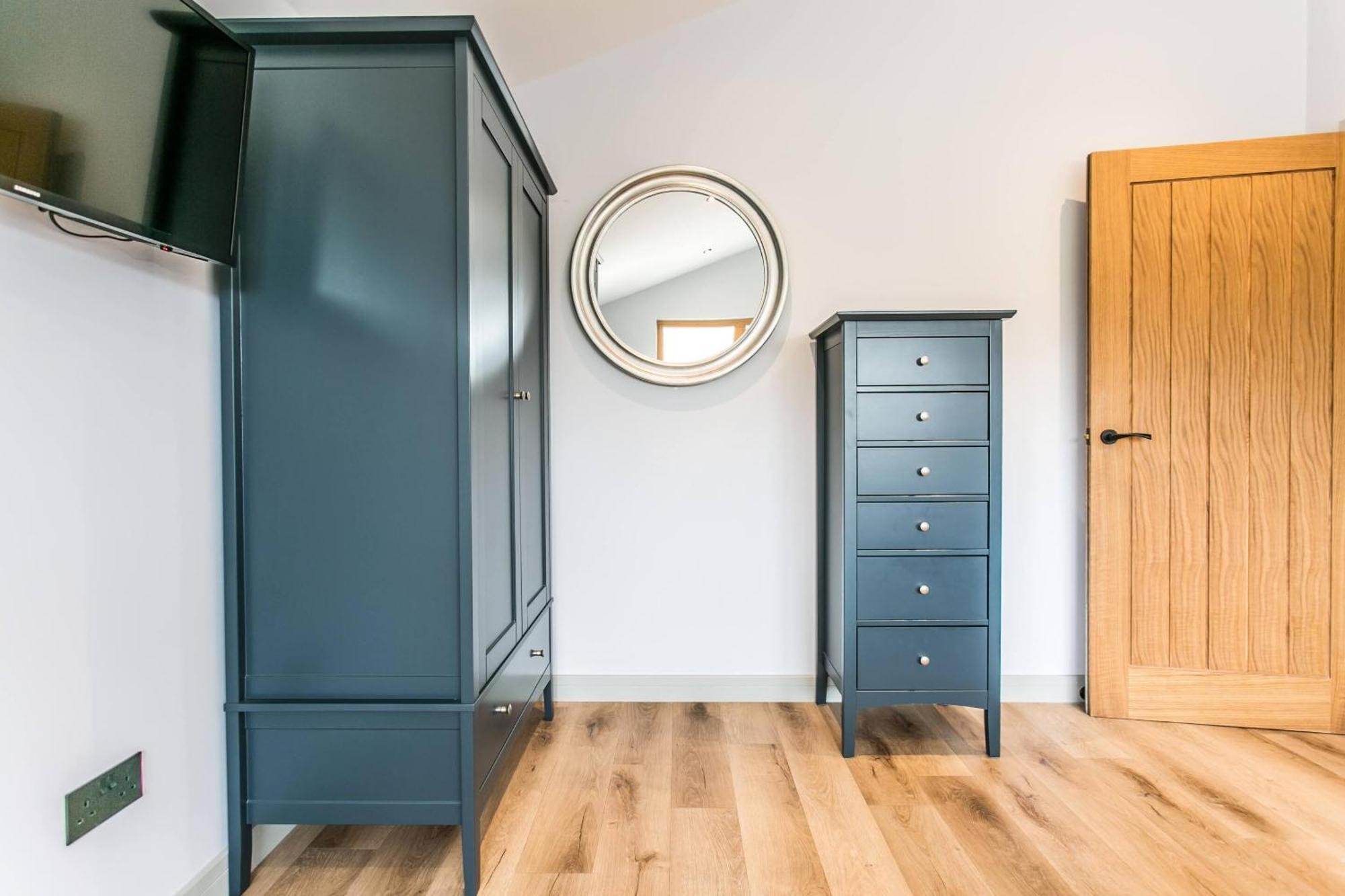 The Grain Store - Birdham Apartment